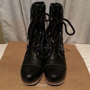 Women’s Sorel black wedge boots